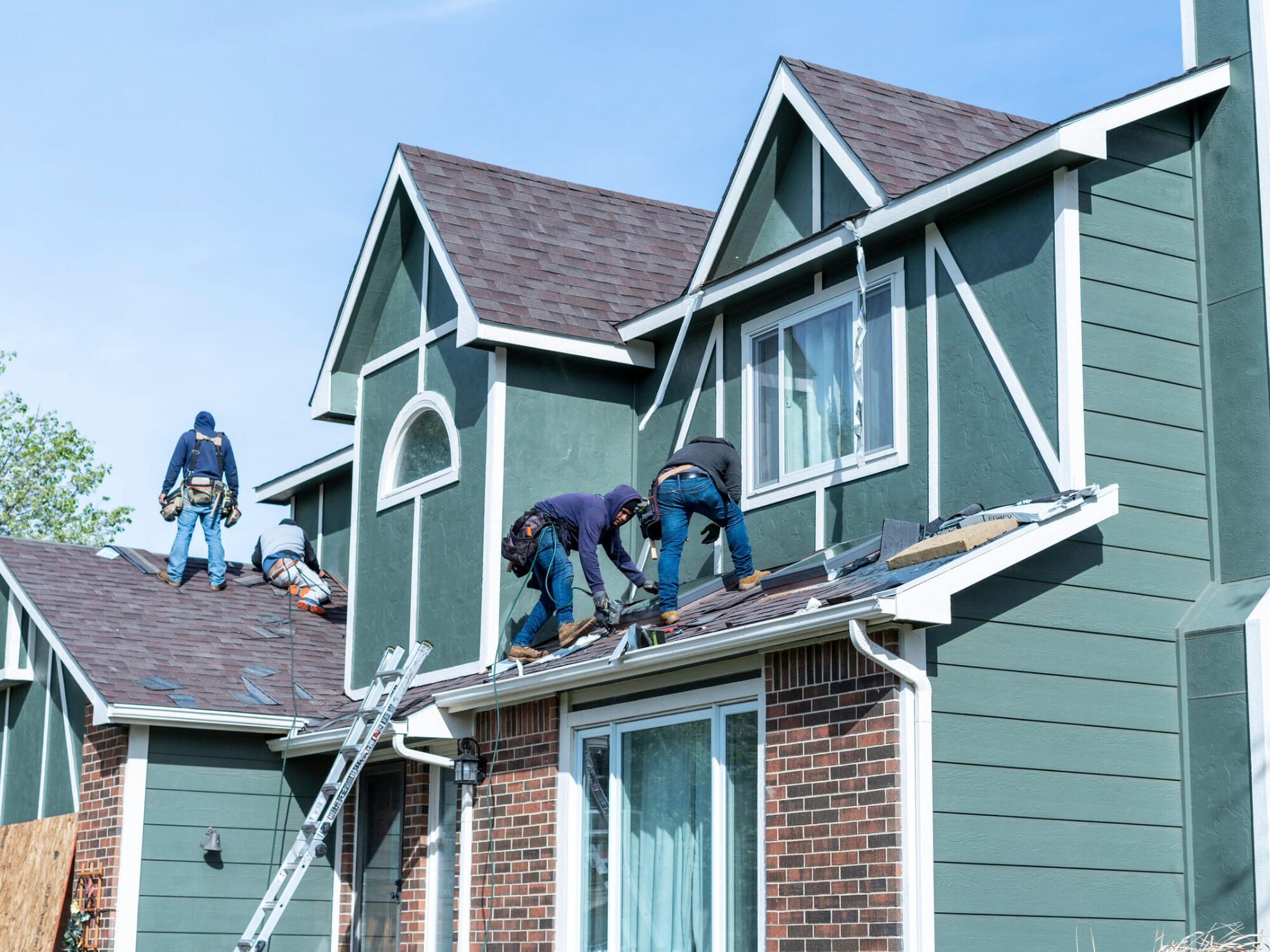 CALGARY RESIDENTIAL ROOF REPAIR CALGARY RESIDENTIAL ROOF REPAIR